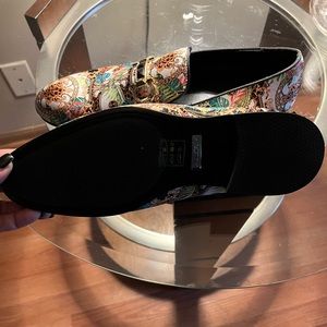 You are going to fall in love with this men’s shoe…